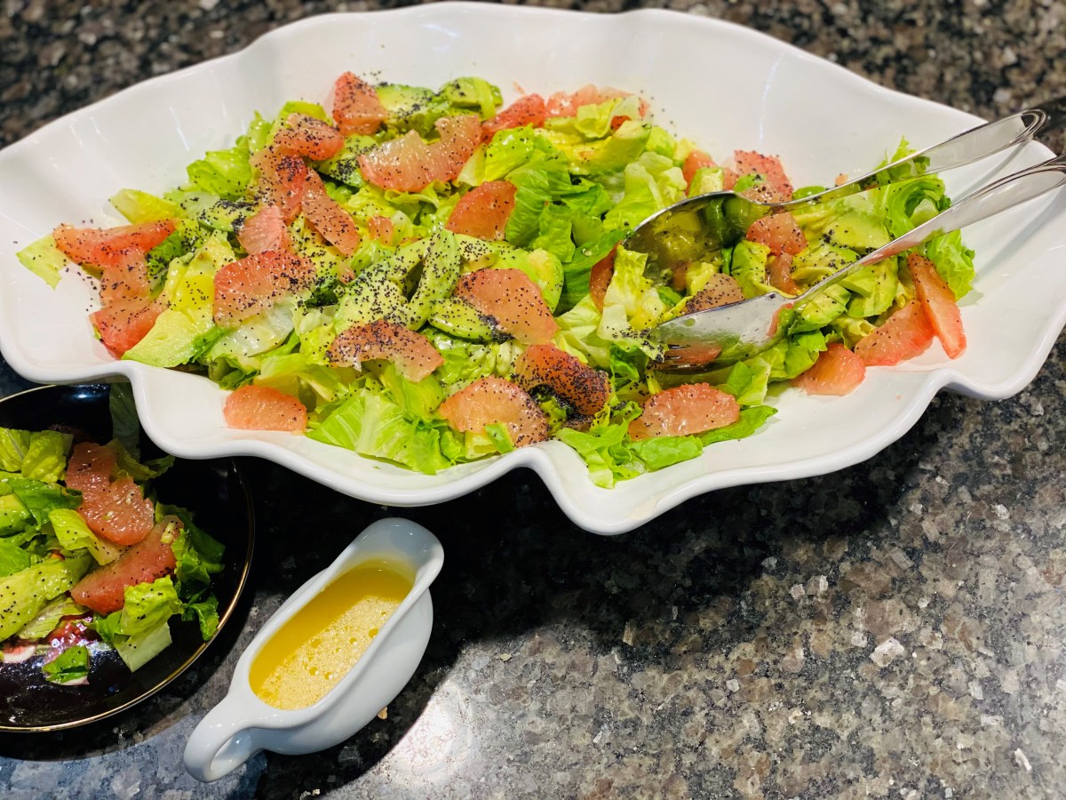 Grapefruit and Avocado Salad – Ensalada de Toronja y&nbsp;Aguacate